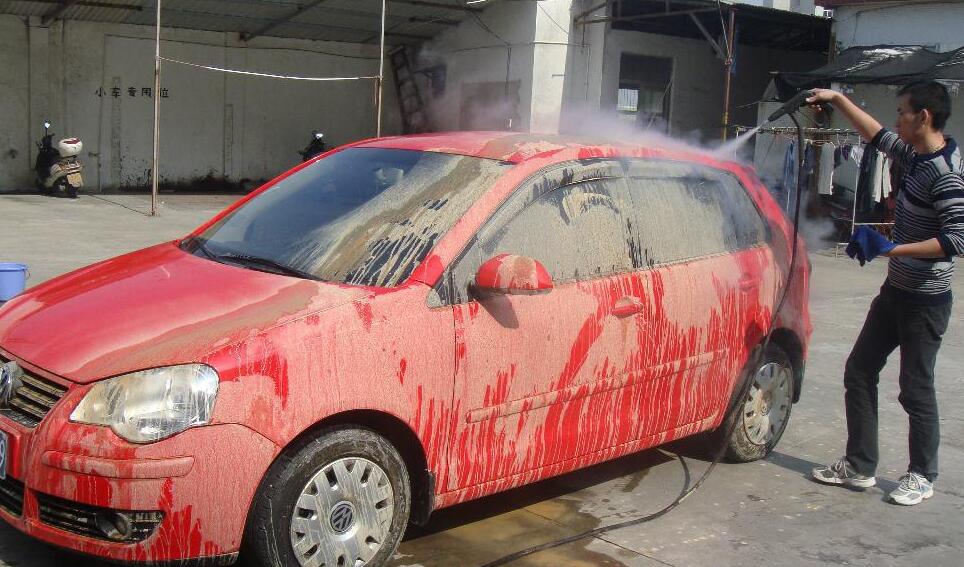 蒸汽洗車現(xiàn)場(chǎng) 蒸汽洗車現(xiàn)場(chǎng)